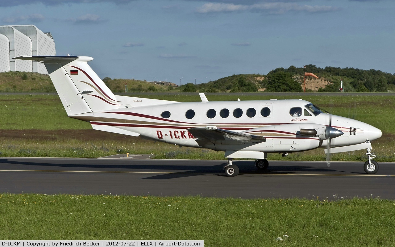 D-ICKM, 1982 Beech B200 King Air C/N BB-1005, taxying to the active