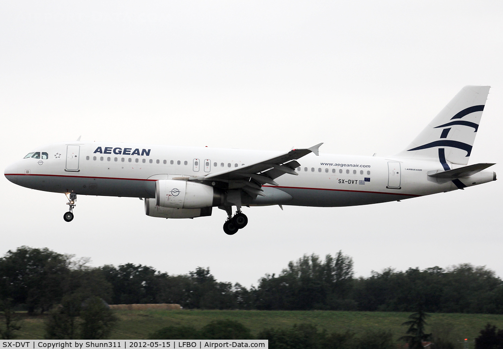 SX-DVT, 2008 Airbus A320-232 C/N 3745, Landing rwy 14R