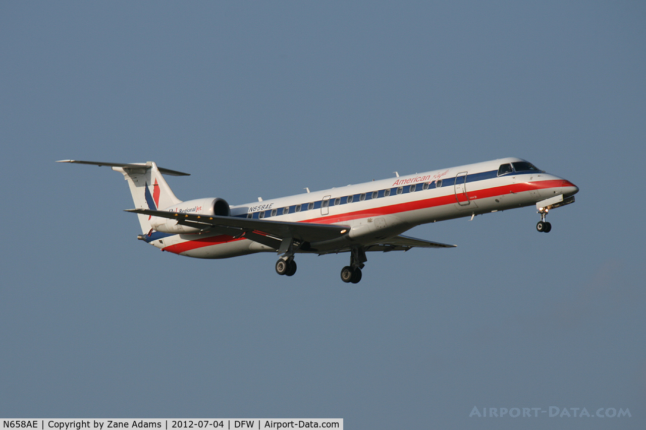 N658AE, 2003 Embraer ERJ-145LR (EMB-145LR) C/N 145760, American Eagle at DFW Airport