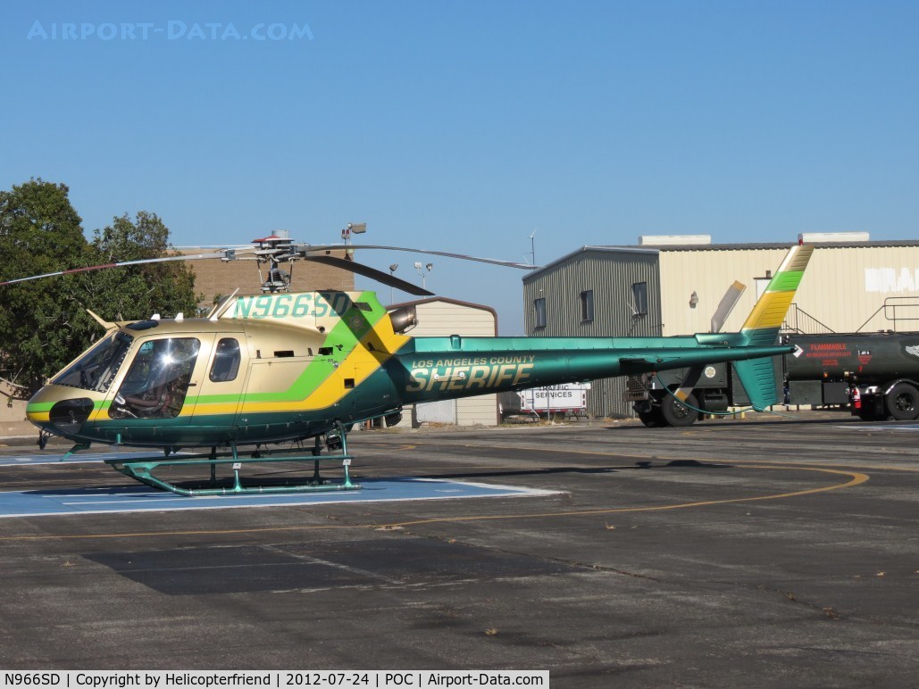N966SD, 2003 Eurocopter AS-350B-2 Ecureuil Ecureuil C/N 3637, Just landed, re-fueled and waiting