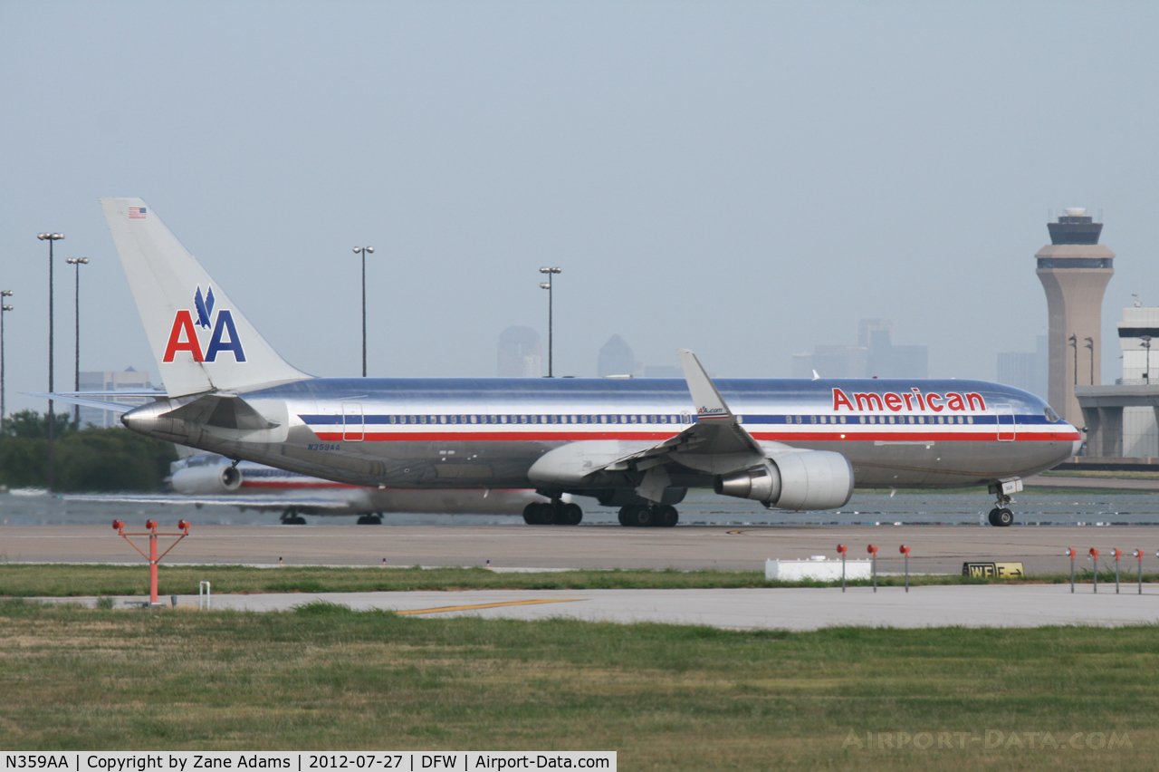 N359AA, 1988 Boeing 767-323 C/N 24040, American Airlines at DFW Airport