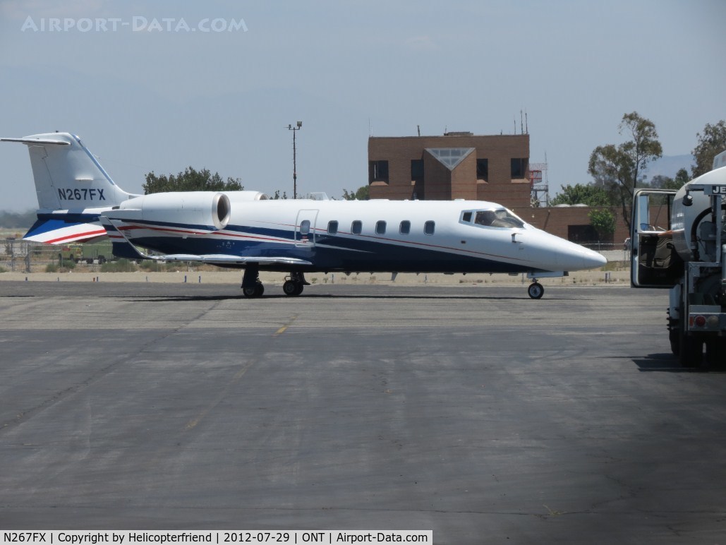 N267FX, 2008 Learjet Inc 60 C/N 356, Taxiing into the Executive terminal area for fuel