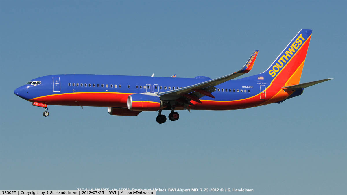 N8305E, 2012 Boeing 737-8H4 C/N 36683, New 737-8H4 on final to 33L at BWI