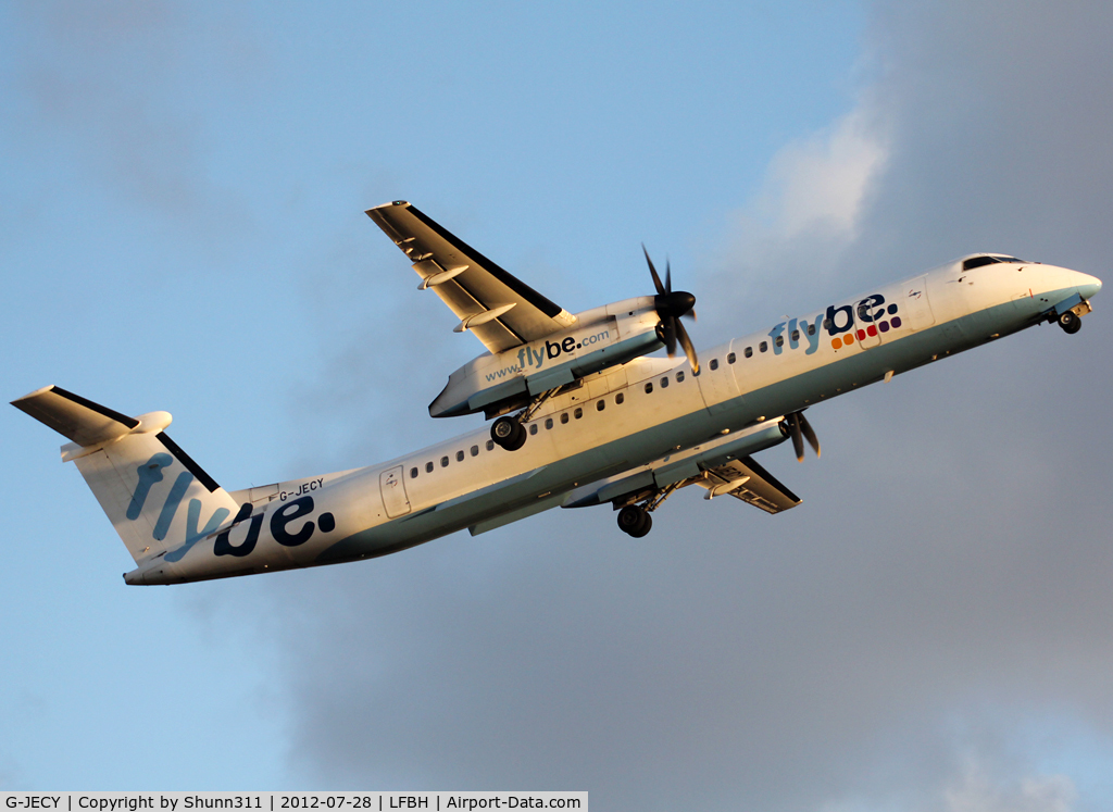 G-JECY, 2007 De Havilland Canada DHC-8-402Q Dash 8 C/N 4157, Taking off rwy 27