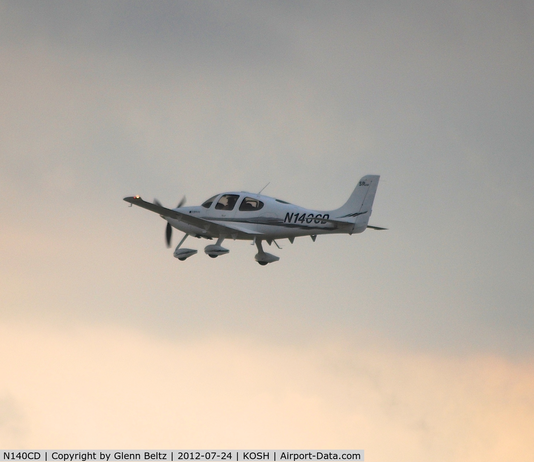 N140CD, 2001 Cirrus SR20 C/N 1023, Departing EAA Airventure/Oshkosh on 24 July 2012