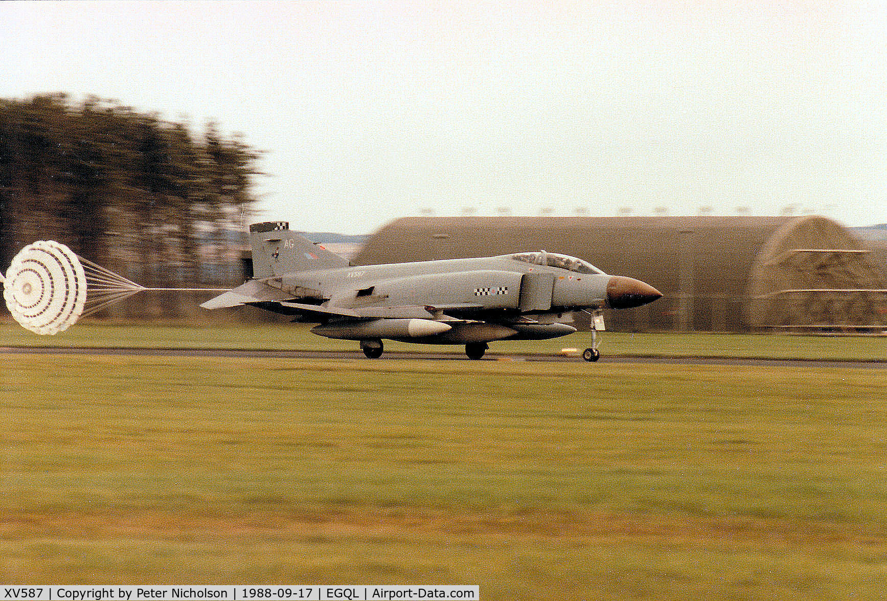 XV587, 1969 McDonnell Douglas Phantom FG1 C/N 3331/9341, Phantom FG.1 of 43 Squadron landing after a display at the 1988 RAF Leuchars Airshow.