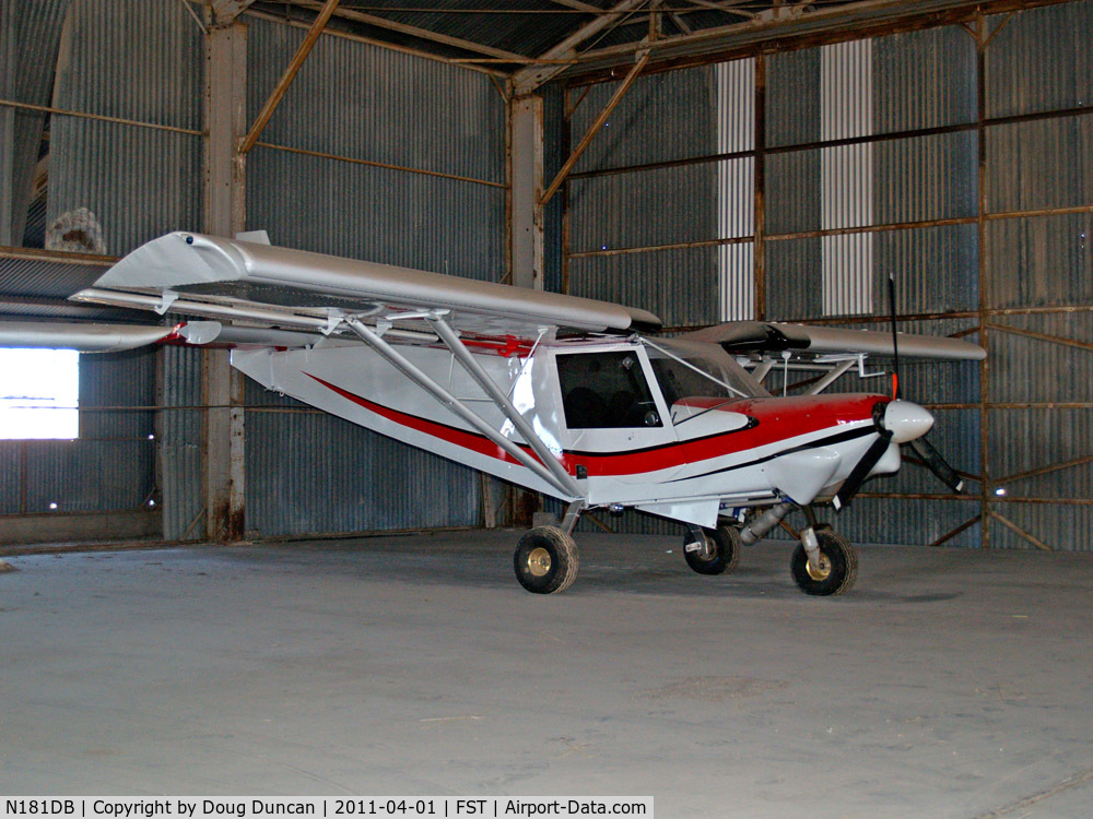 N181DB, 1991 Zenair CH 701 C/N 7-1361, Seen hangared at Pecos County Airport in Ft Stockton, Texas