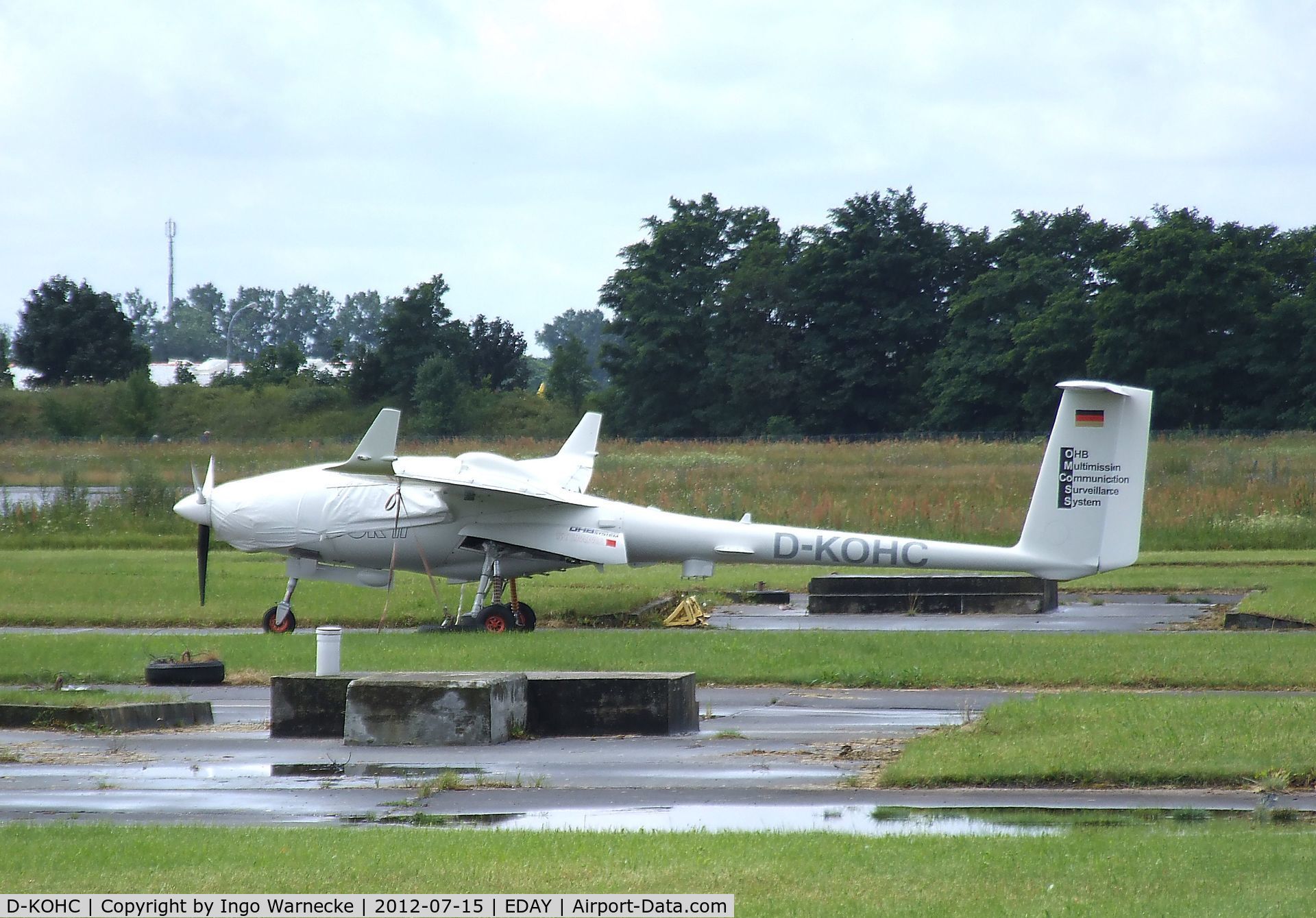 D-KOHC, Stemme S-15 Condor II C/N Not found D-KOHC, Stemme S-15 Condor II OMCoSS (OHB Multimission Communication Surveillance System) at Strausberg airfield