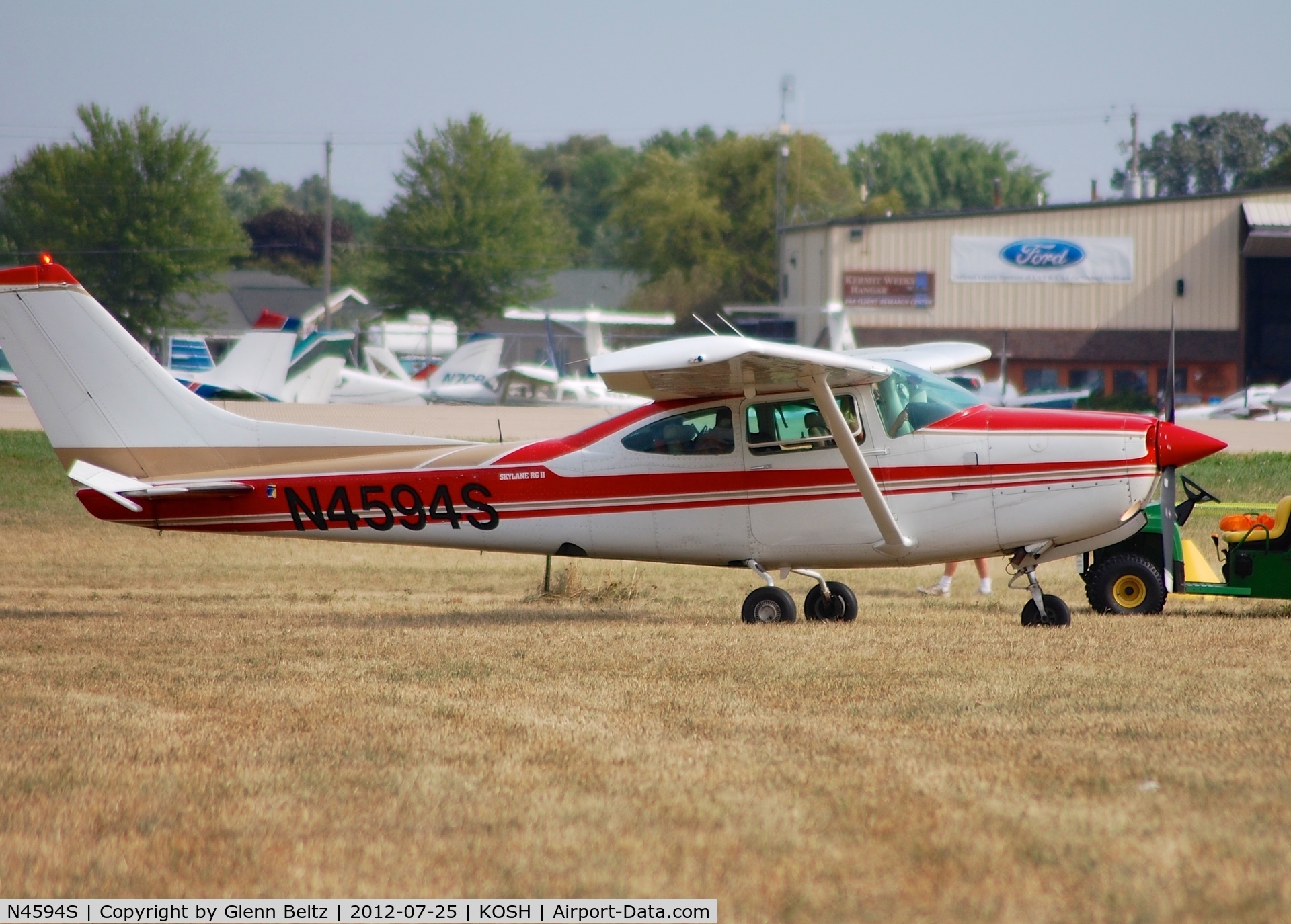 N4594S, Cessna R182 Skylane RG C/N R18201351, Taxiing at Oshkosh on 25 July 2012.