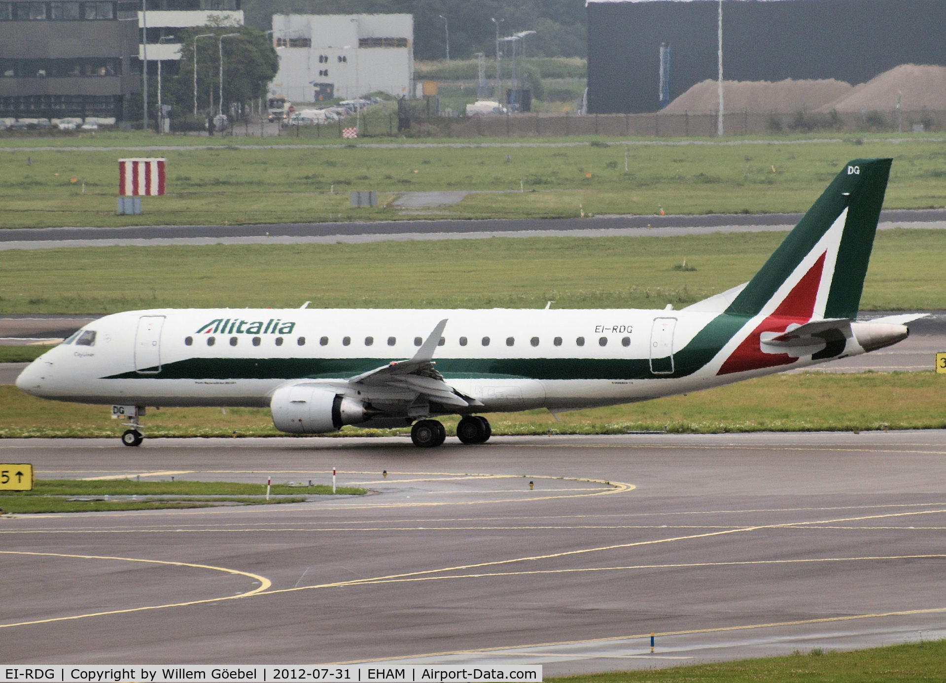 EI-RDG, 2012 Embraer 175LR (ERJ-170-200LR) C/N 17000338, Taxi to runway L18 of Schiphol Airport