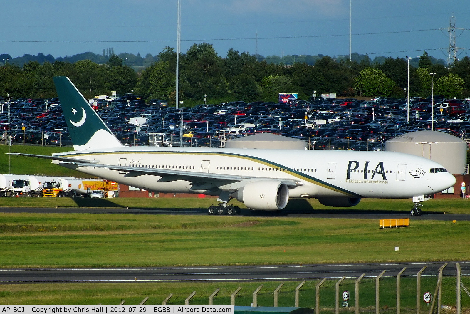 AP-BGJ, 2003 Boeing 777-240/ER C/N 33775, PIA Pakistan International Airlines