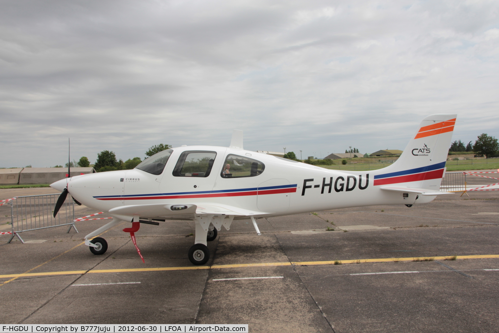 F-HGDU, Cirrus SR20 C/N 2152, on display at Avord Airshow 2012