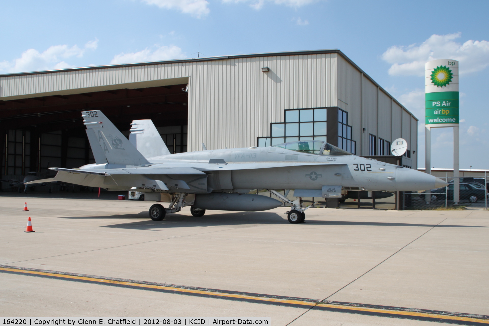 164220, 1990 McDonnell Douglas F/A-18C Hornet C/N 0983/C209, Stopping for fuel