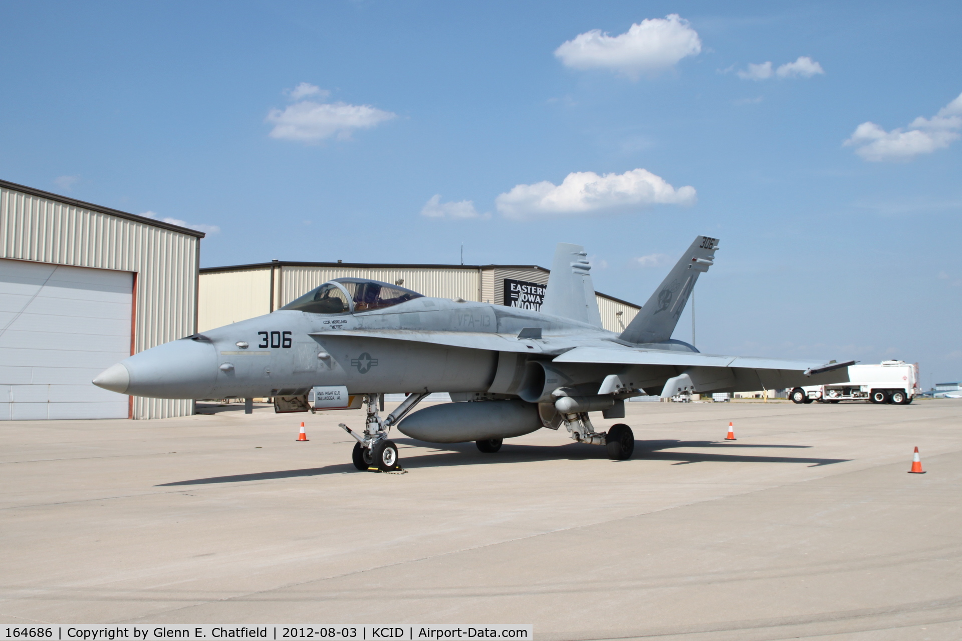 164686, McDonnell Douglas F/A-18C Hornet C/N 1119/C298, Stopping for fuel