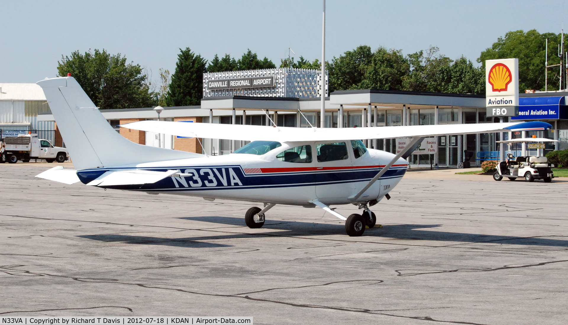 N33VA, Cessna 182Q Skylane C/N 18266839, Cessna 182Q at Danville Regional Airport