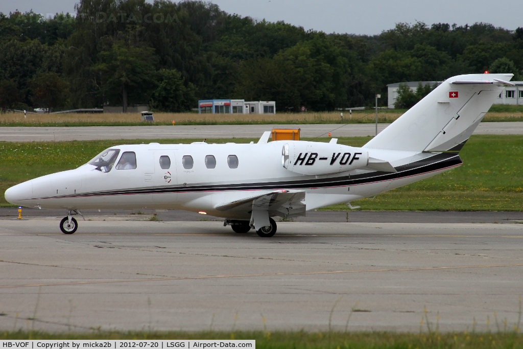 HB-VOF, 2006 Cessna 525 CitationJet CJ1+ C/N 525-0623, Taxiing for departure