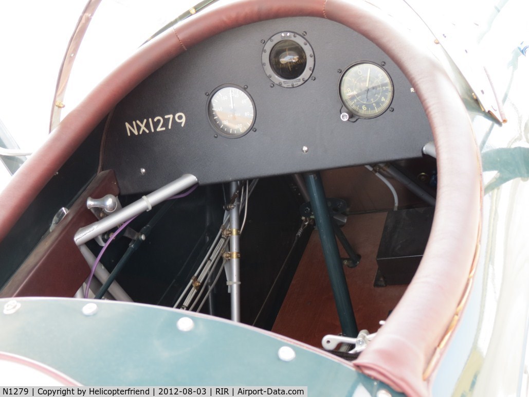 N1279, Hatz CB-1 C/N 279, Front cockpit