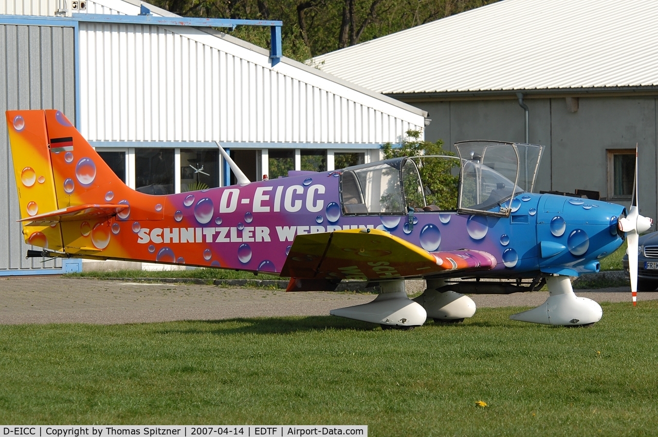 D-EICC, Robin DR-300-180R C/N 727, cool c/s!! :-)