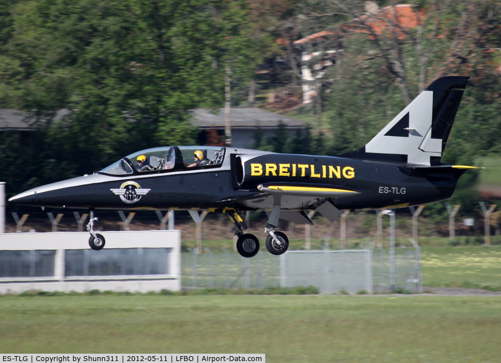 ES-TLG, Aero L-39 Albatros C/N 131849, Landing rwy 14R