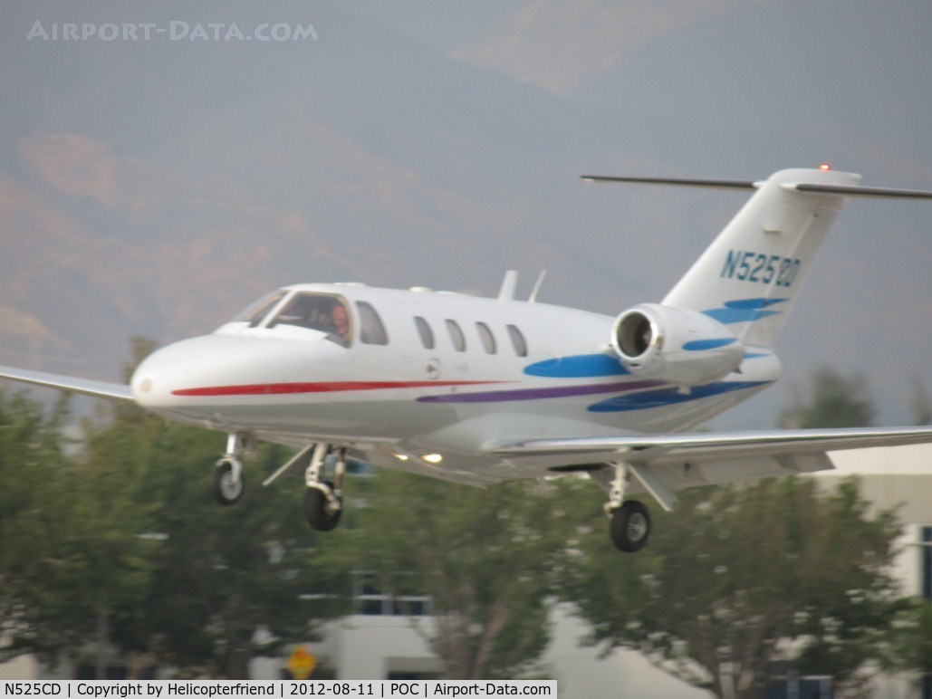 N525CD, 2000 Cessna 525 CitationJet CJ1 C/N 525-0360, Landing on 26L