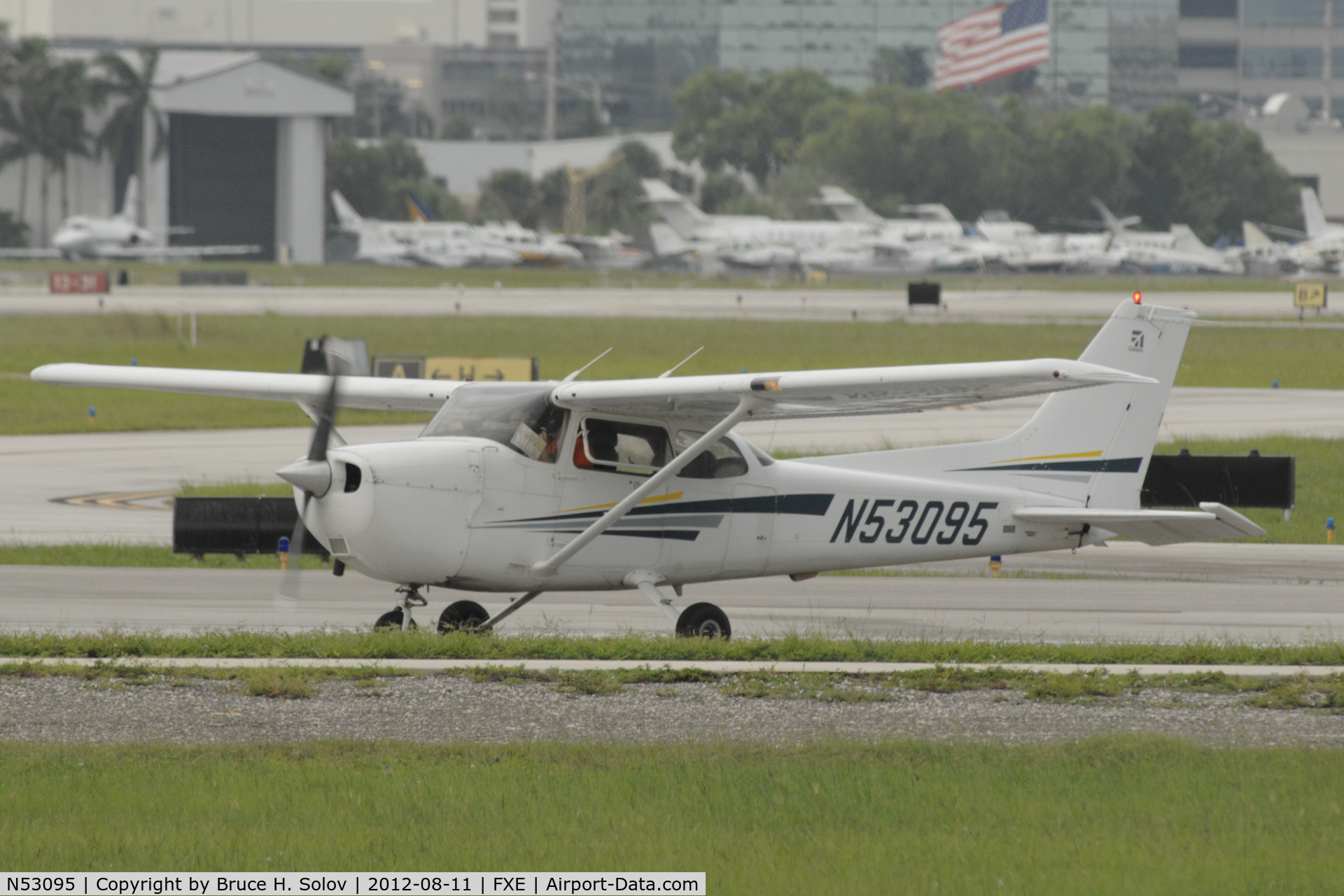 N53095, 2002 Cessna 172S C/N 172S9275, finishing run-up and in line for takeoff on runway 8