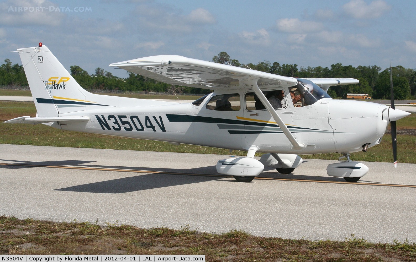 N3504V, 2001 Cessna 172S C/N 172S08862, Cessna 172S