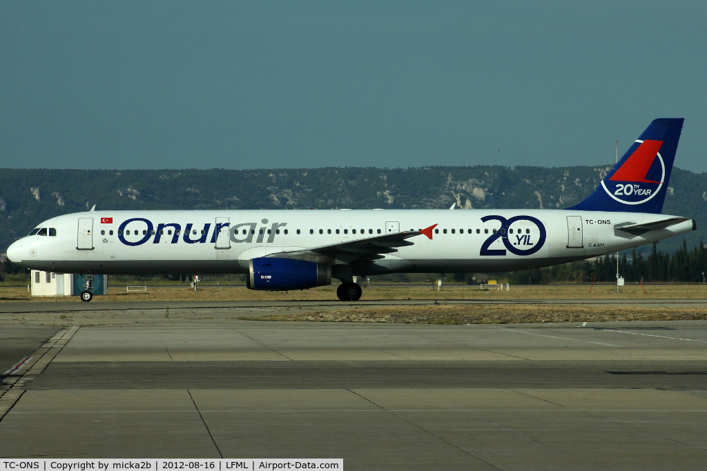 TC-ONS, 1993 Airbus A321-131 C/N 364, Taxiing