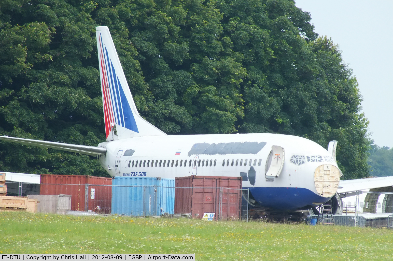 EI-DTU, 1991 Boeing 737-5Y0 C/N 25175, Transaero Airlines B737 in the scrapping area at Kemble