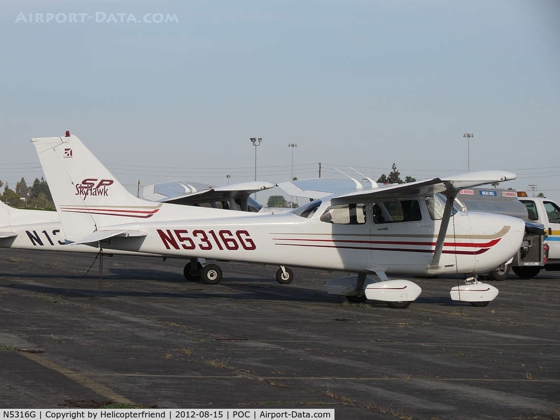 N5316G, Cessna 172S C/N 172S9294, Parked