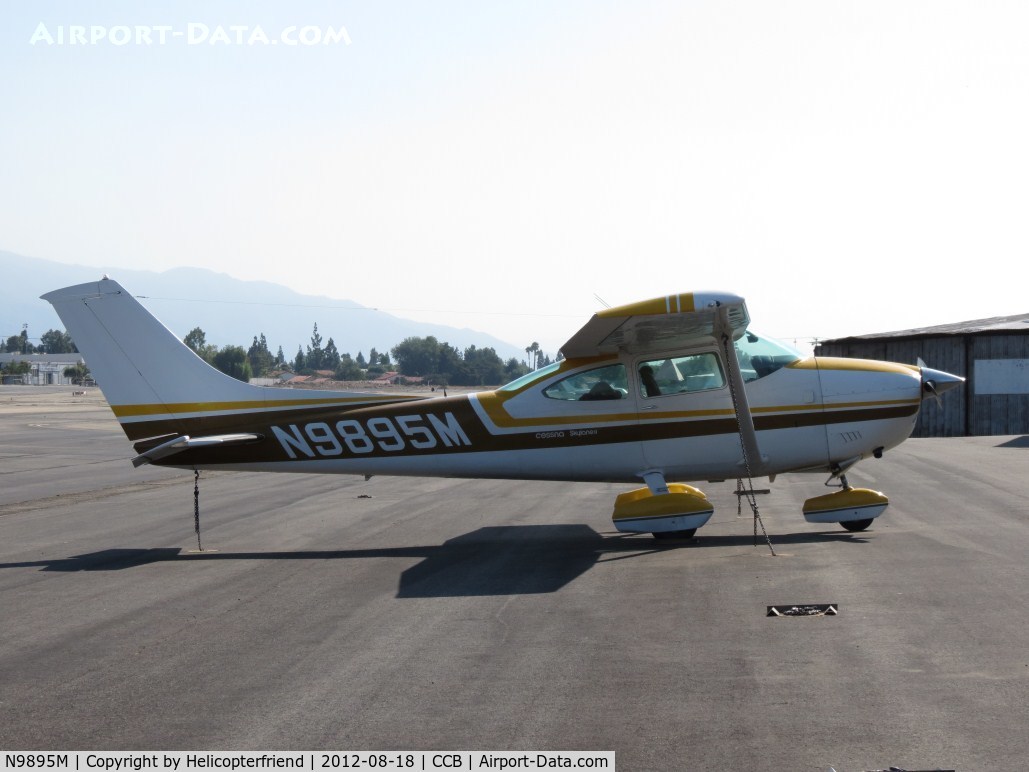 N9895M, 1976 Cessna 182P Skylane C/N 18264792, Parked in transient parking