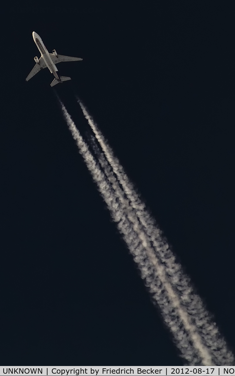 UNKNOWN, Contrails Various C/N Unknown, FedEx MD-11F cruising eastbound