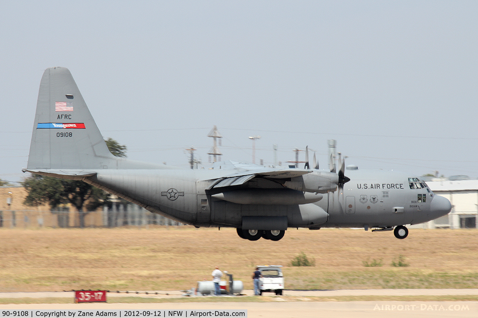 90-9108, 1990 Lockheed C-130H Hercules C/N 382-5239, Landing at NAS JRB Fort Worth
