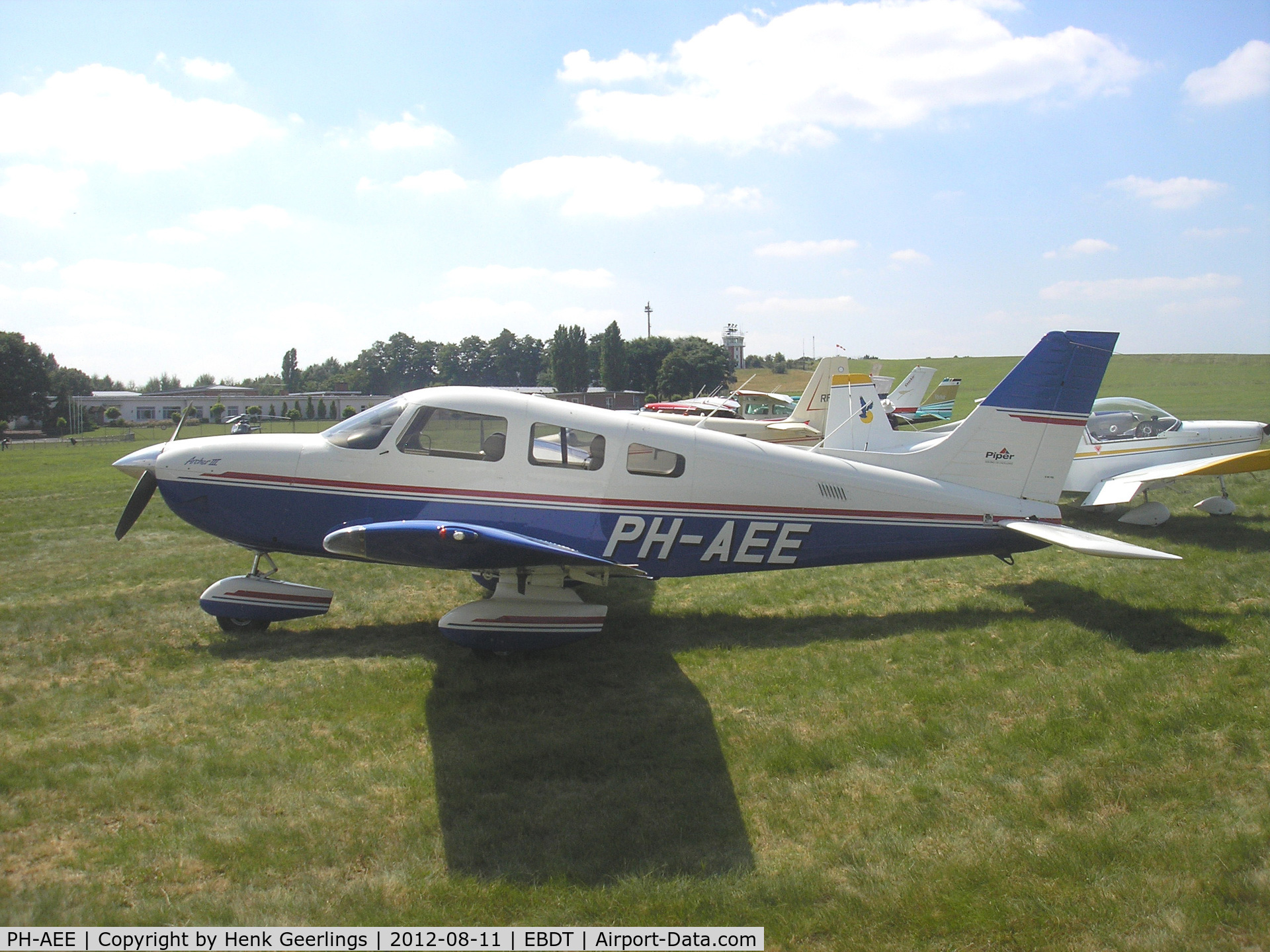 PH-AEE, Piper PA-28-181 Cherokee Archer II C/N 2843076, Schaffen Diest Fly In