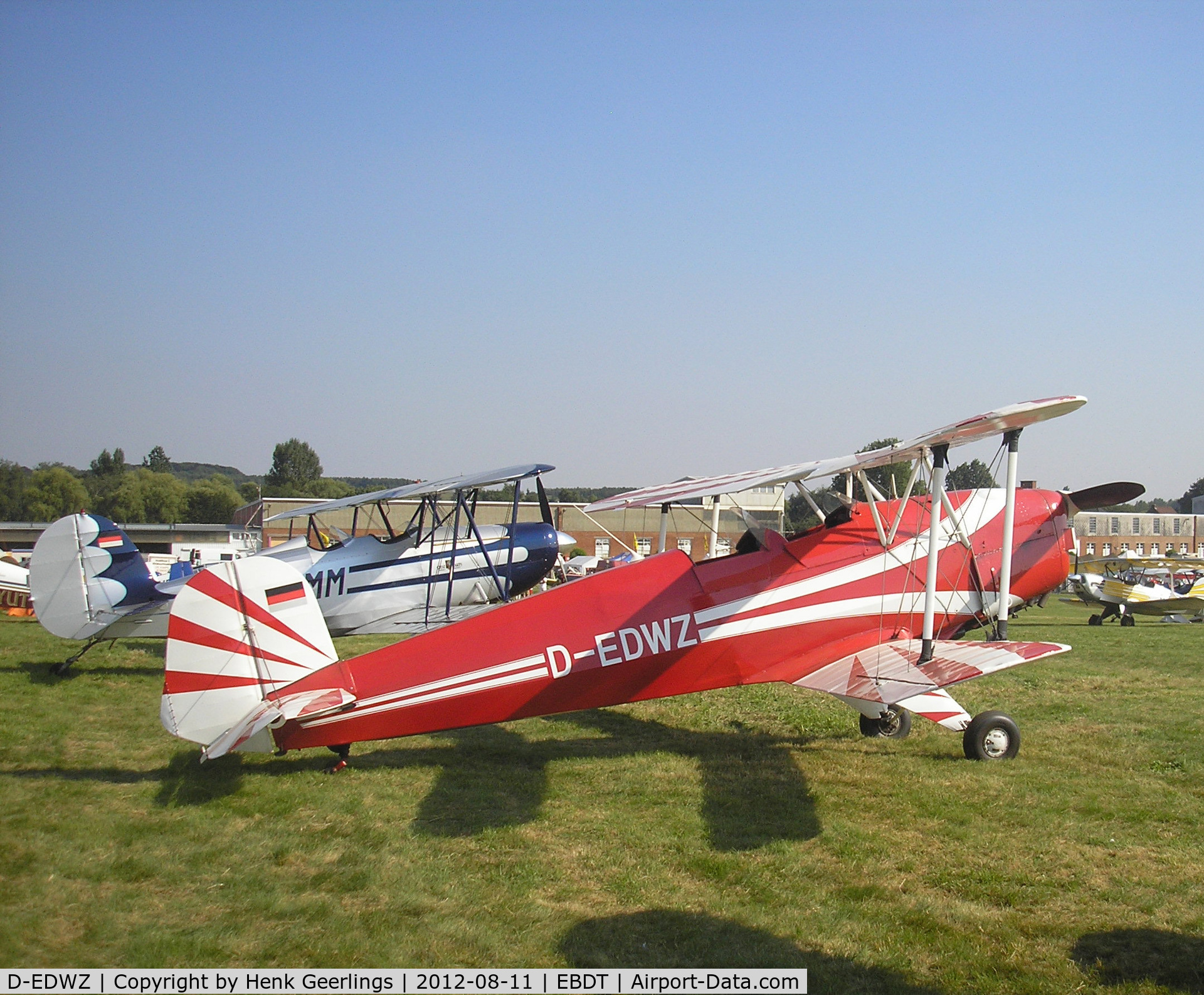 D-EDWZ, CASA 1-131E Jungmann C/N 2015, Schaffen Diest Oldtimer Airshow