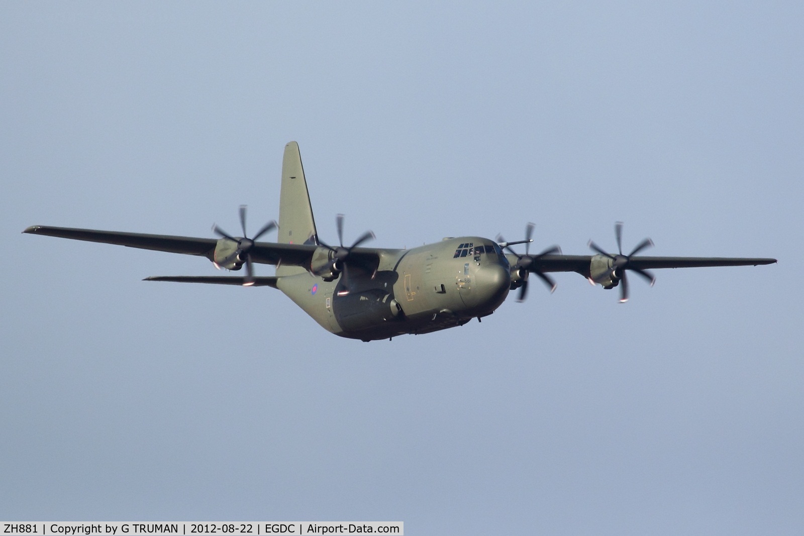 ZH881, 1999 Lockheed Martin C-130J Hercules C.5 C/N 382-5479, Left climb out from 27 after a low approach and overshoot