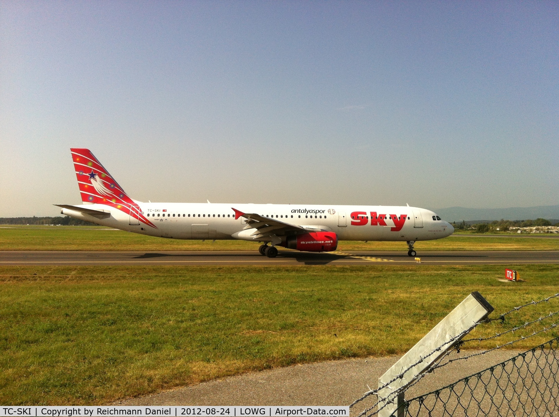 TC-SKI, 1998 Airbus A321-231 C/N 0811, Morning charter to Antalya with special sticker for Antalyaspor football team :)
