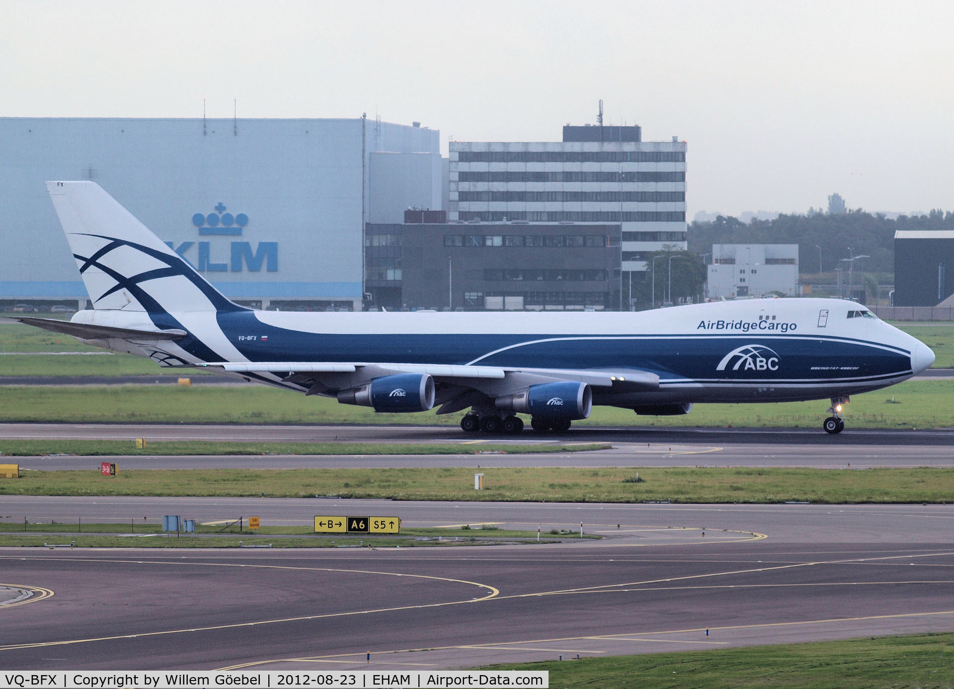 VQ-BFX, 2002 Boeing 747-428F/ER/SCD C/N 33096, Taxi to runway 24 of Schiphol Airport for take off.