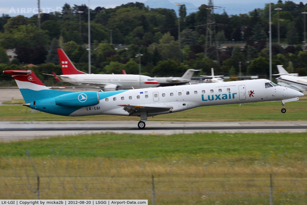 LX-LGI, 2000 Embraer EMB-145LU (ERJ-145LU) C/N 145369, Landing in 23 from Luxemburg