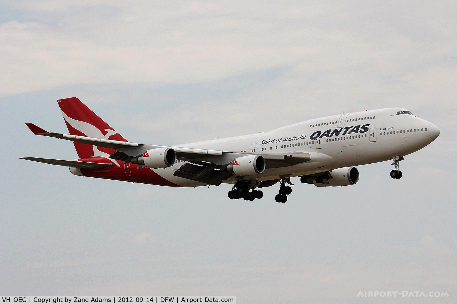 VH-OEG, 2002 Boeing 747-438/ER C/N 32911, Qantas Airlines landing at DFW Airport