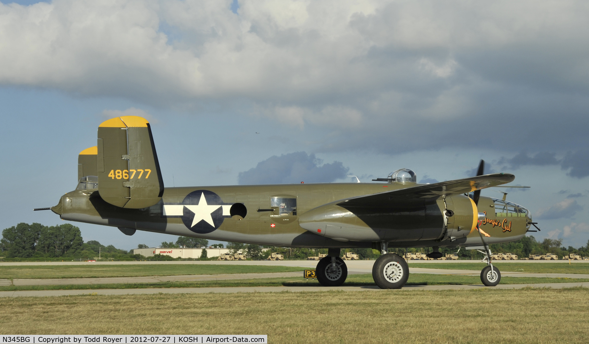 N345BG, 1944 North American TB-25N Mitchell C/N 108-47531, Taxiing for departure at Airventure 2012