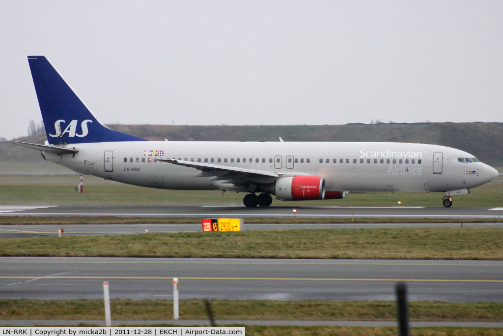 LN-RRK, 2002 Boeing 737-883 C/N 32278, Take off in 22R