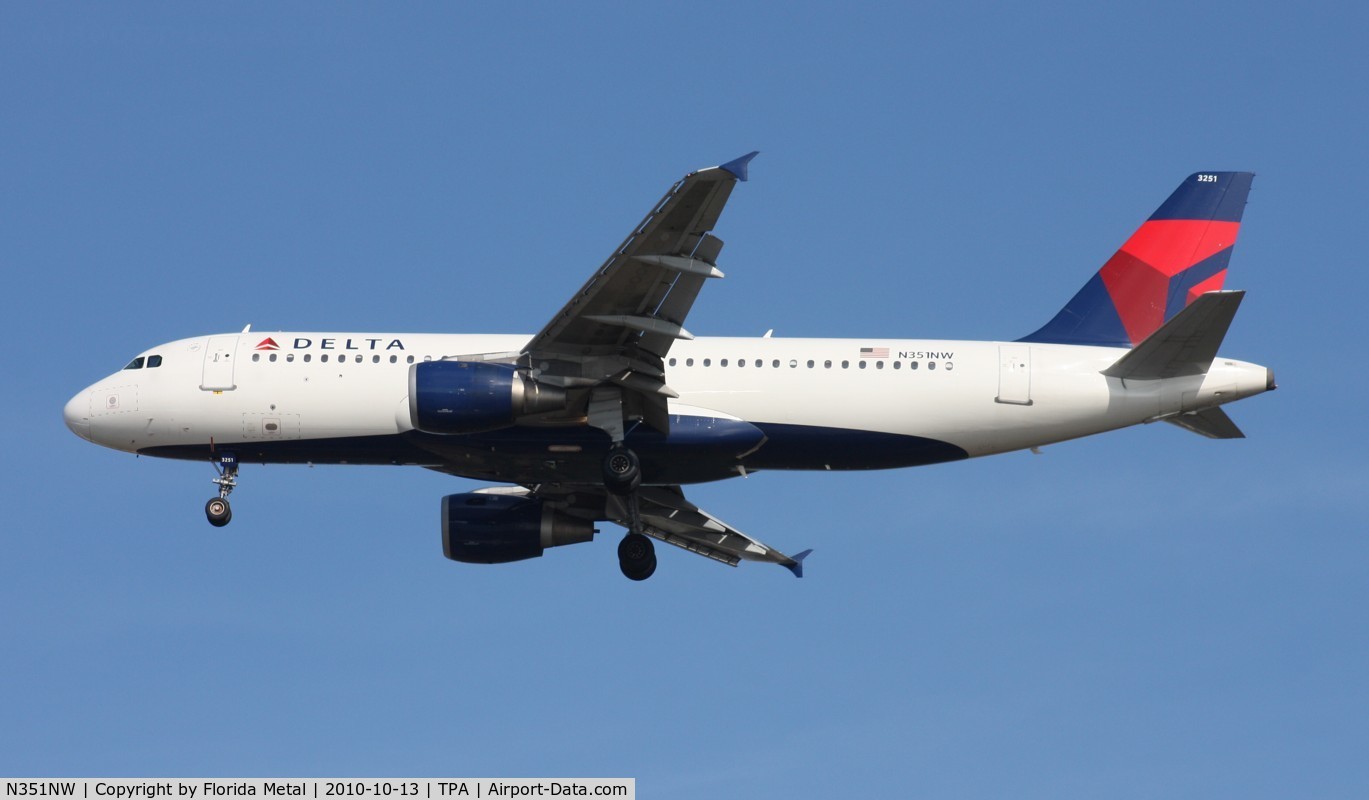 N351NW, 1997 Airbus A320-212 C/N 766, Delta A320