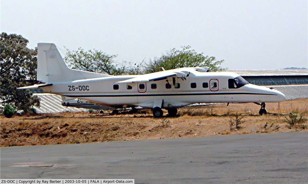 ZS-DOC, 1986 Dornier 228-201 C/N 8104, Dornier Do-228-202 [8104] (Biz Africa) Lanseria~ZS 05/10/2003.
