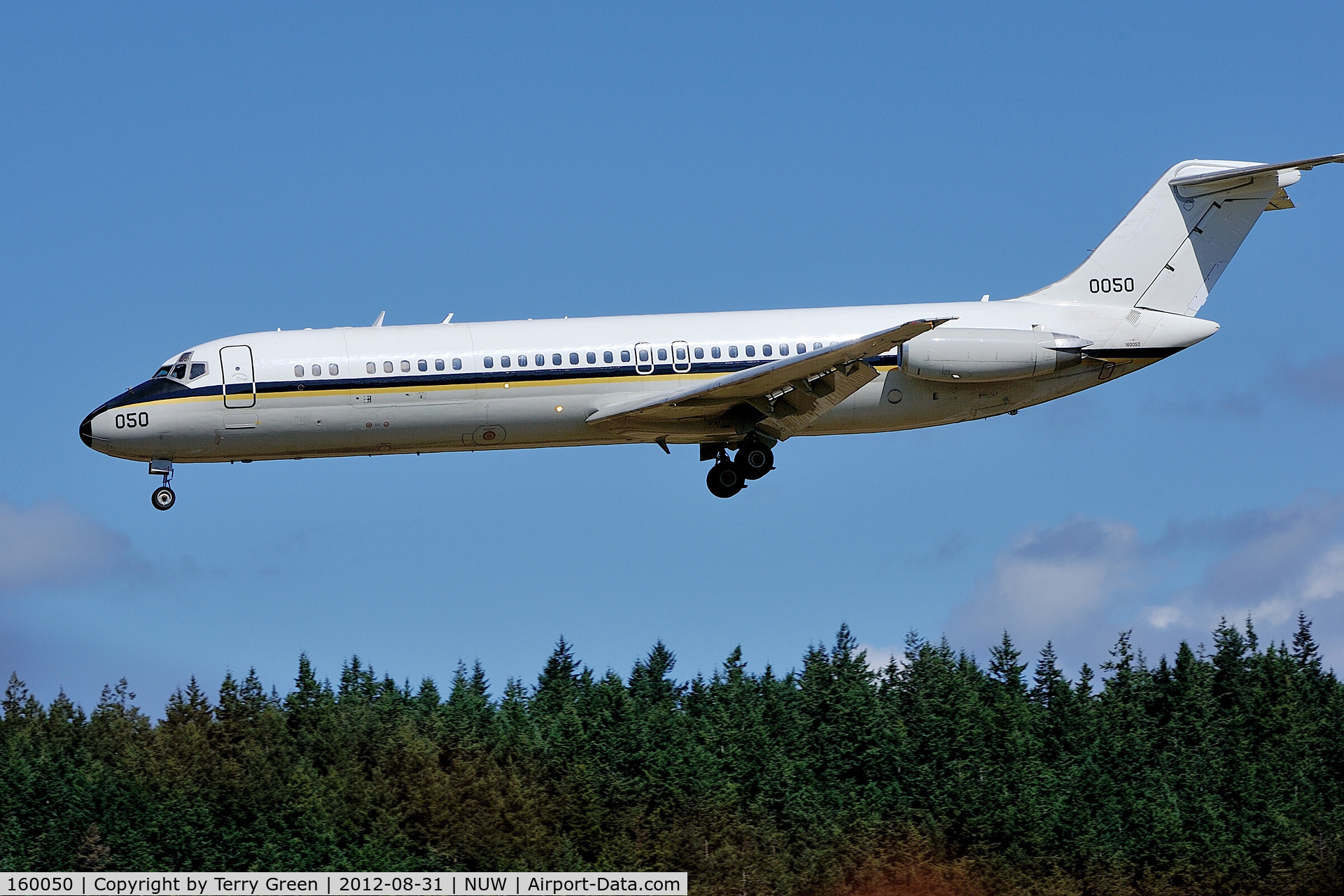 160050, 1975 McDonnell Douglas C-9B (DC-9-33) Skytrain II C/N 47699, NAS Whidbey Island, Washington aka Ault Field