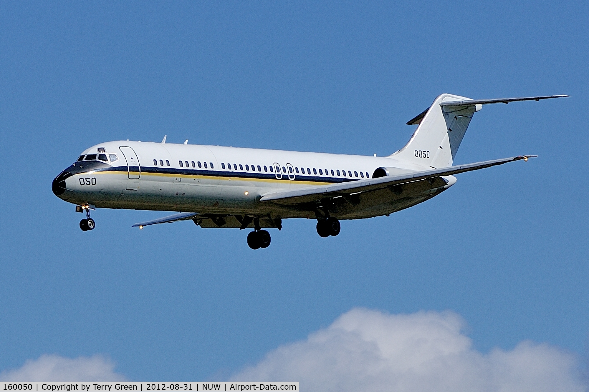 160050, 1975 McDonnell Douglas C-9B (DC-9-33) Skytrain II C/N 47699, NAS Whidbey Island, Washington aka Ault Field