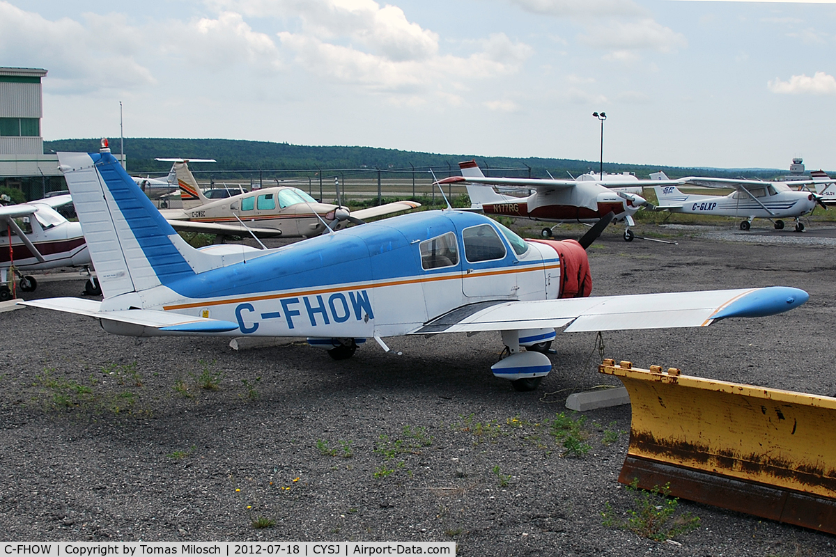 C-FHOW, 1974 Piper PA-28-140 C/N 28-7425015, 