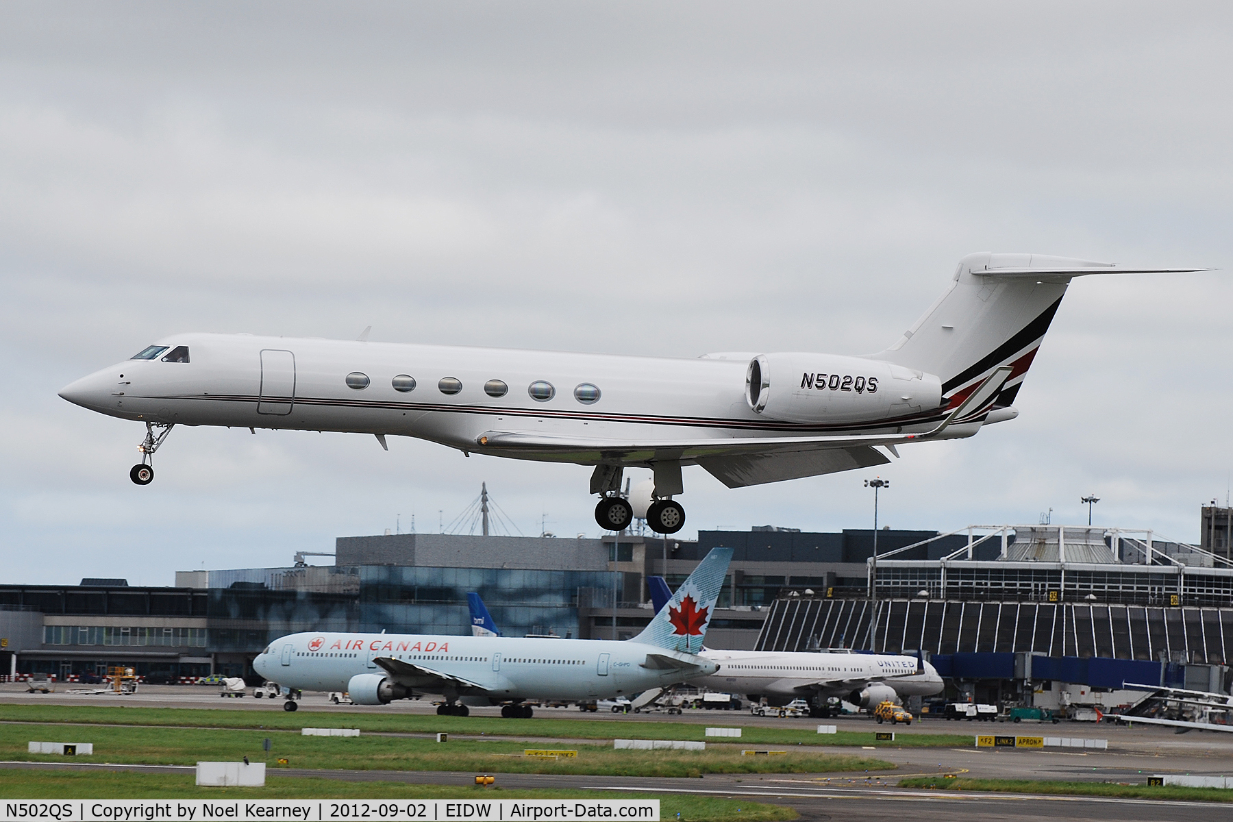 N502QS, 2000 Gulfstream Aerospace G-V C/N 601, Landing Rwy 28 at EIDW