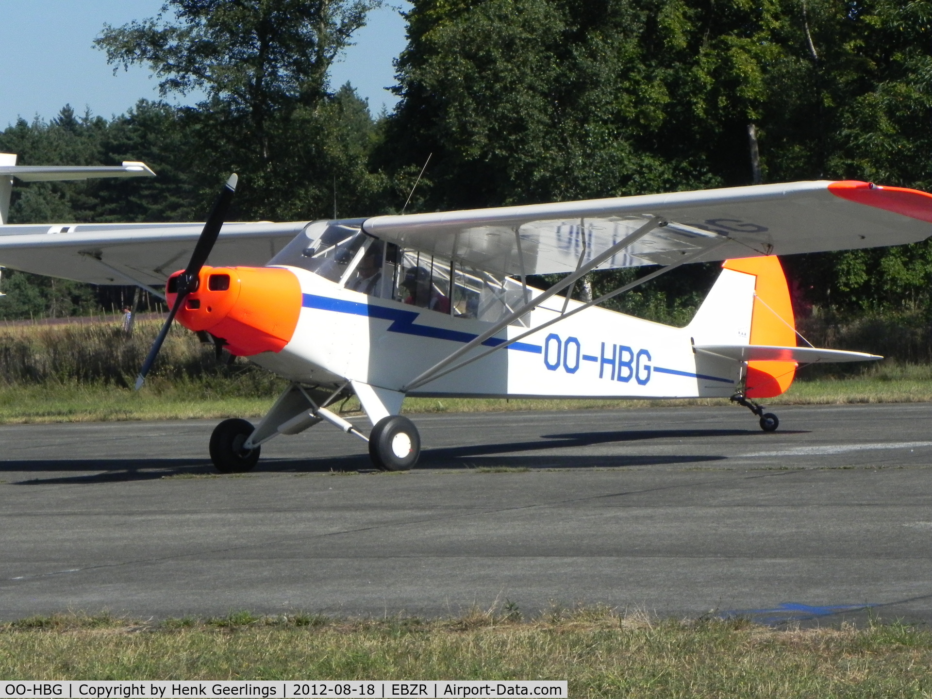 OO-HBG, Piper L-18C Super Cub (PA-18-95) C/N 18-3228, Fly In