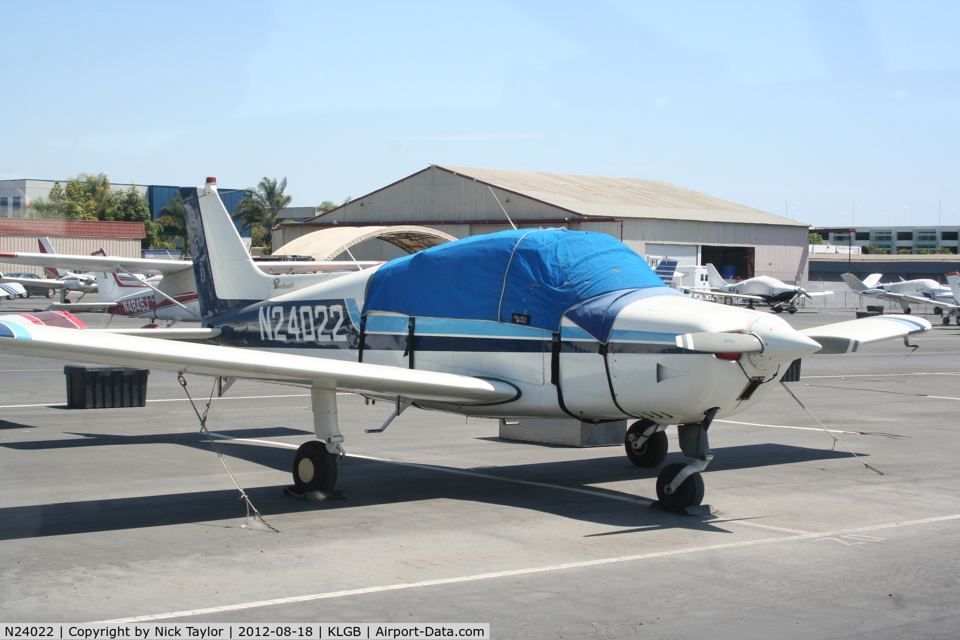 N24022, 1977 Beech C23 Sundowner 180 C/N M-1927, Parked on the north ramp