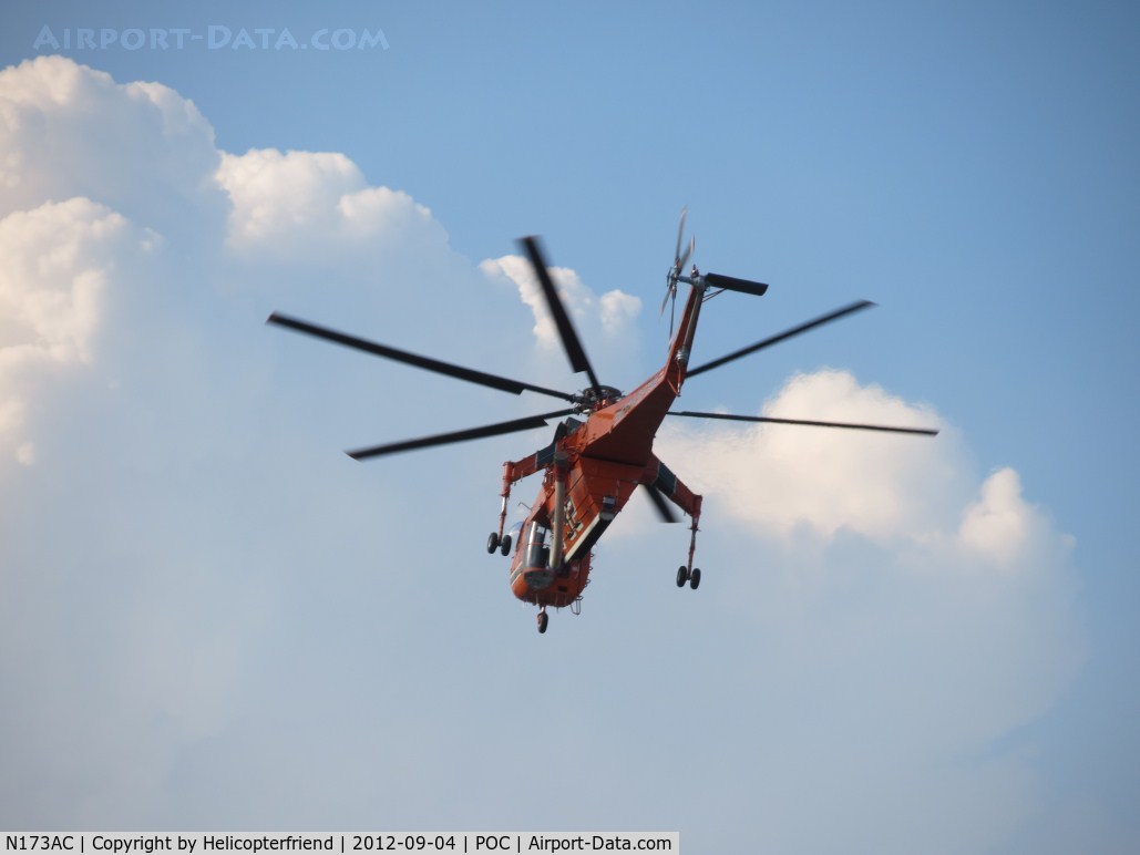 N173AC, 1967 Sikorsky S-64E C/N 64015, North bound and heated to the high rising smoke